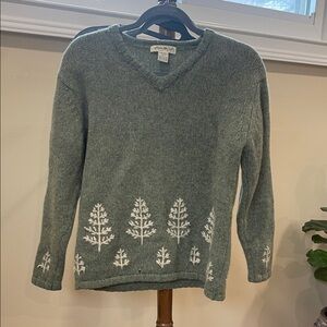 Eddie Bauer Green V-Neck Sweater with White Tree Design